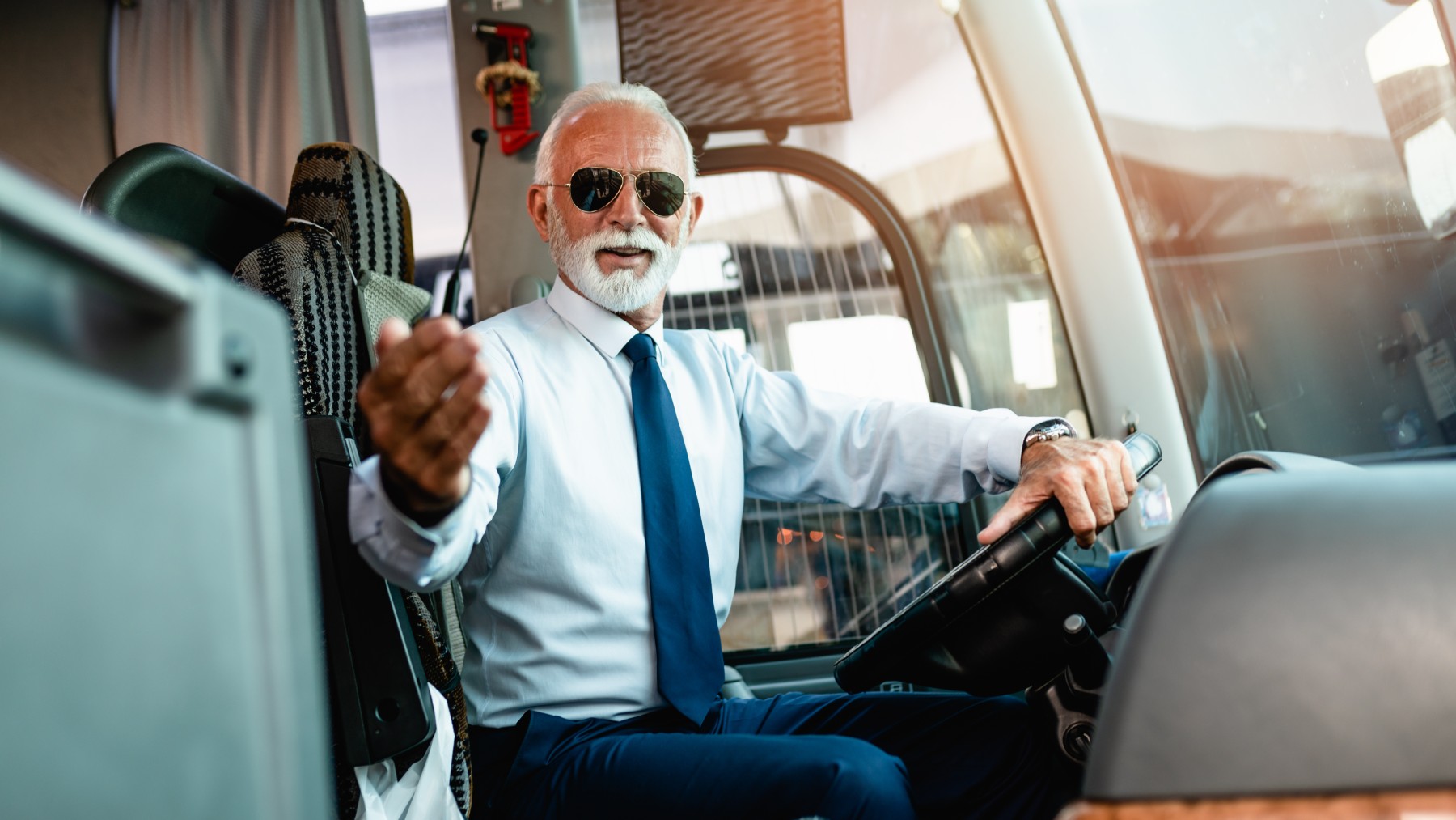 El Gobierno aprueba la prejubilación para conductores de autobús