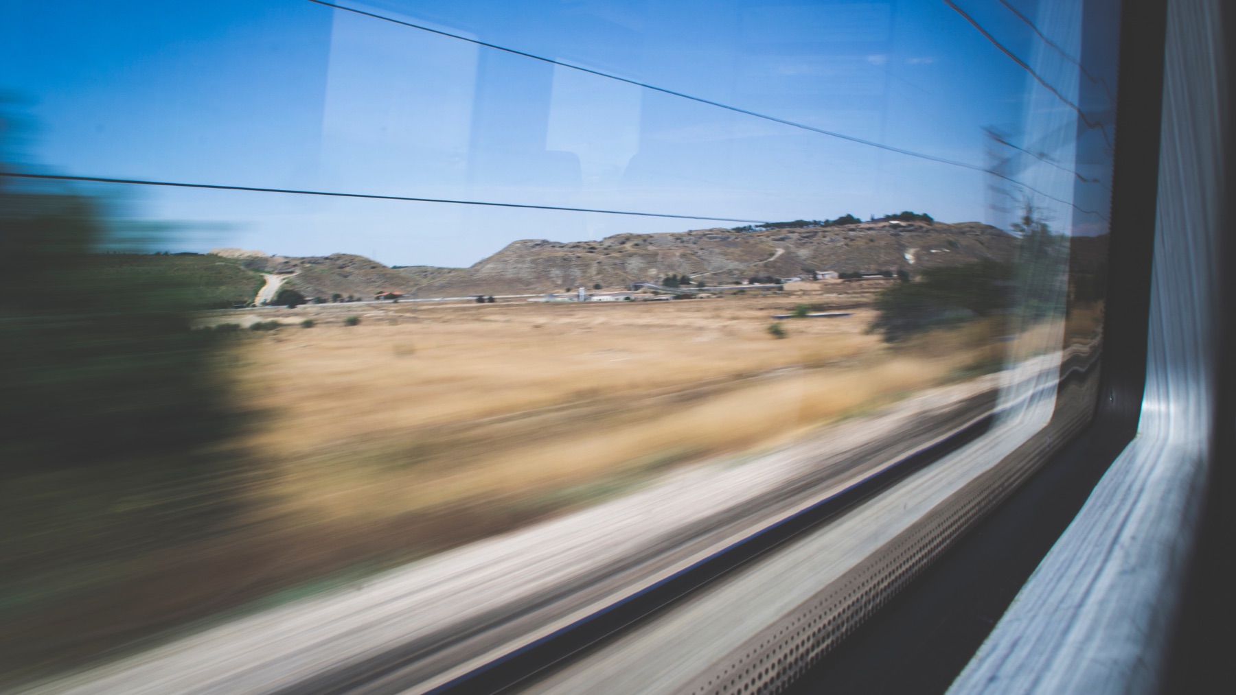 Los puntos negros de las ventanas del tren no son una cuestión de estilo