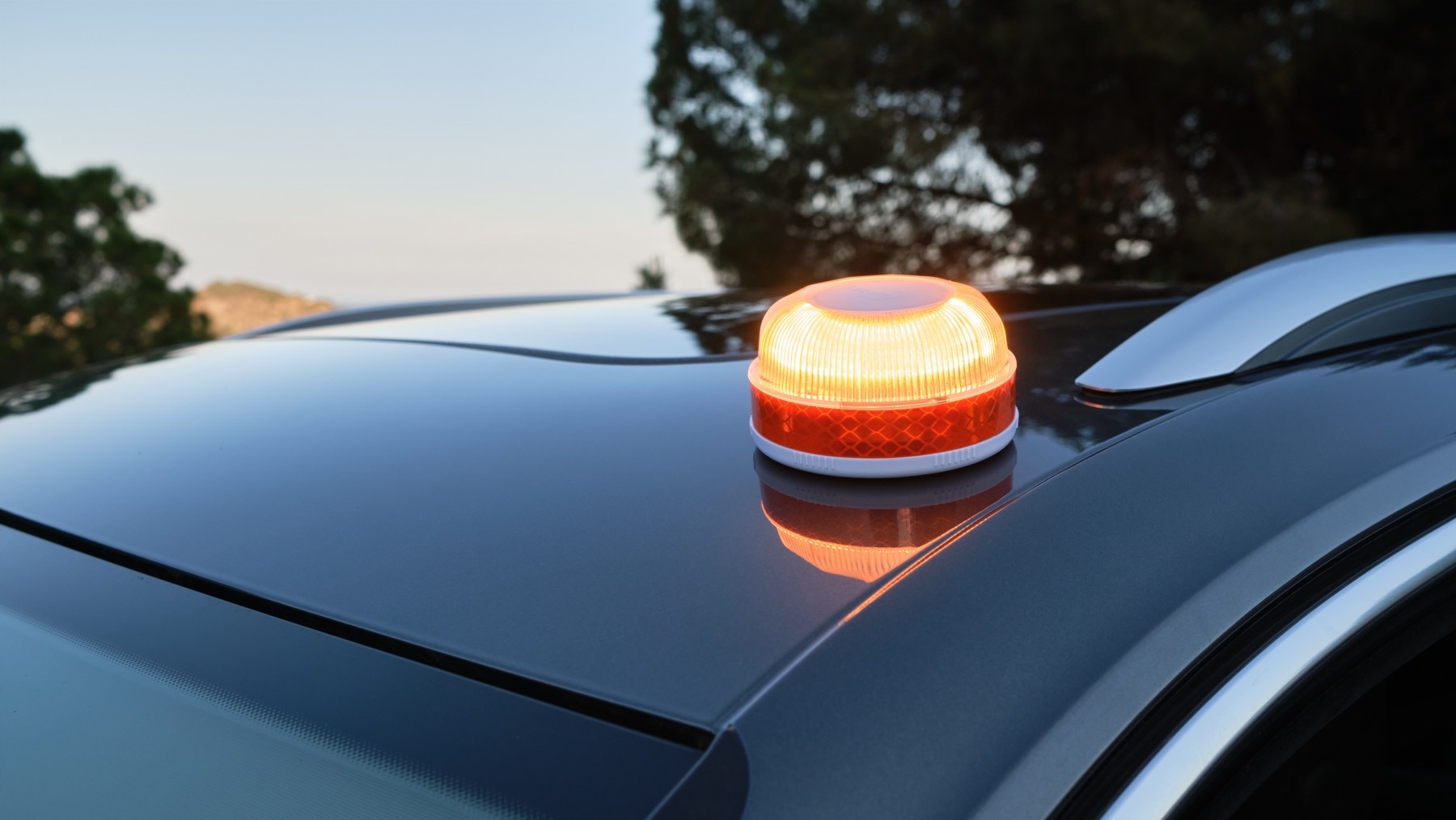 Carrefour arrasa a la competencia: estas balizas V16 están homologadas