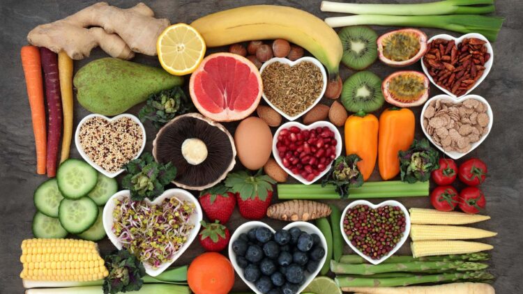 La ciencia lo confirma: esta es la lista de 20 alimentos de todo el mundo que pueden ayudarte a comer bien a diario.