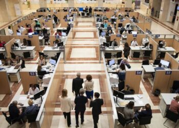 Confirmado: la Junta de Andalucía subirá los sueldos de sus funcionarios y así será la hoja de ruta de las mejoras.