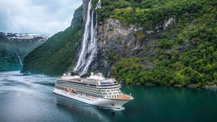 Alojamiento, comida gratis y vacaciones cada 2 meses: así es la oferta de Viking Cruises para trabajar en sus cruceros.