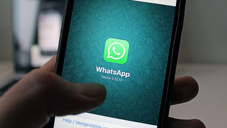 Confirmado por especialistas en seguridad digital: así puedes saber si te están espiando WhatsApp desde otro dispositivo.